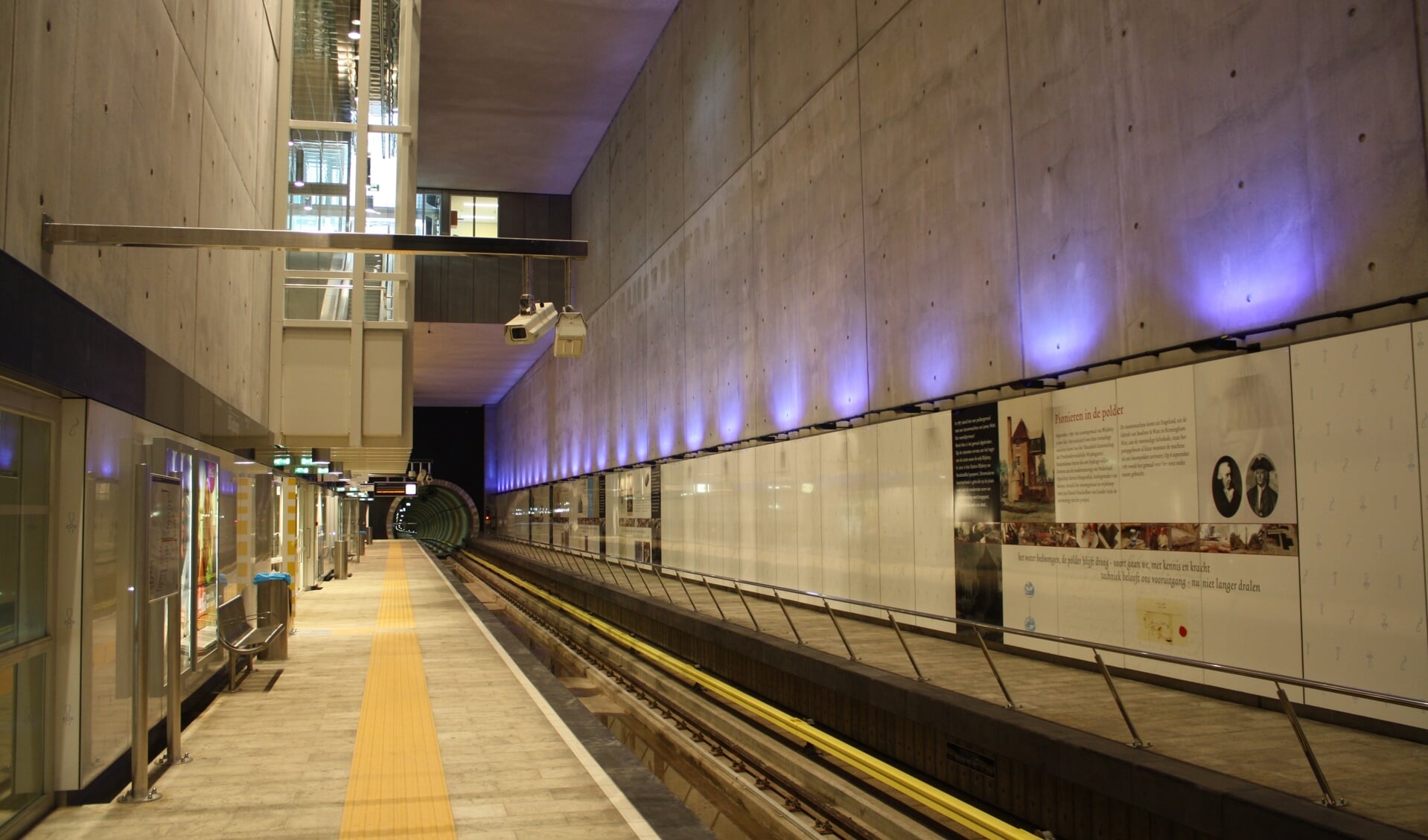 De RET rijdt sinds vorige week met minder metro's. Foto: Joachim Kost