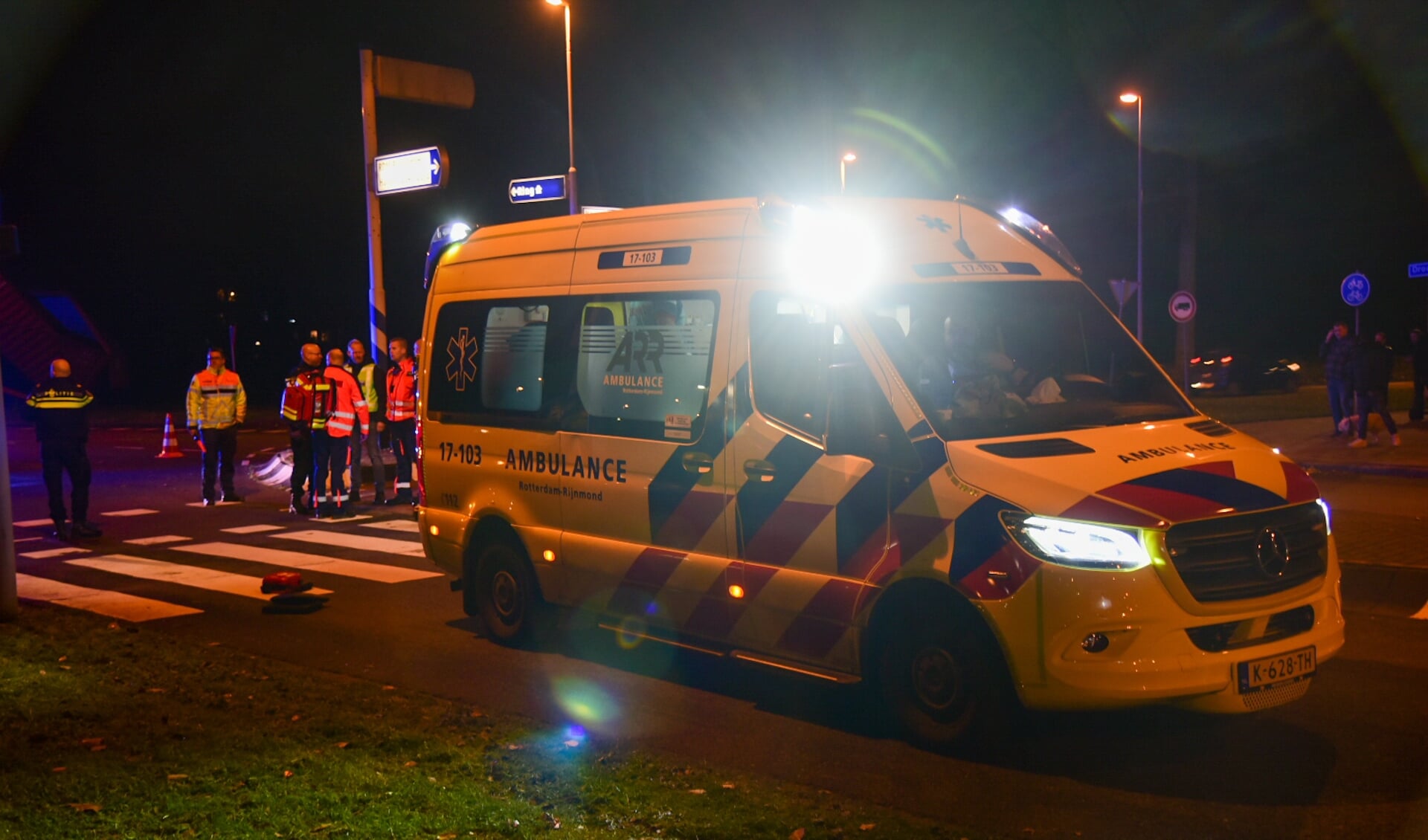 Het verkeersongeval vond plaats op de Droogdokweg in Heijplaat. Foto: AS Media