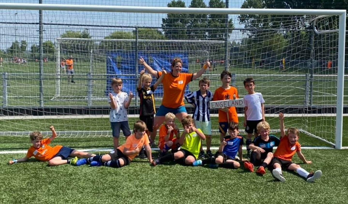 Voetbalvereniging Neptunus-Schiebroek houdt Oranjefestival op 15 mei -  Adverteren Rotterdam | De Havenloods | Krant en Online