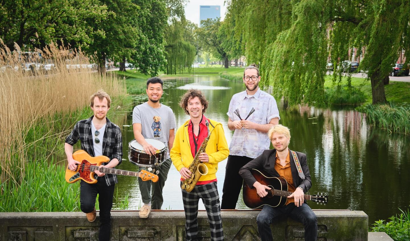De band Café 191 is één van de vier bands die de Zomer Serenades verzorgen. Foto: Lennaert Ruinen.