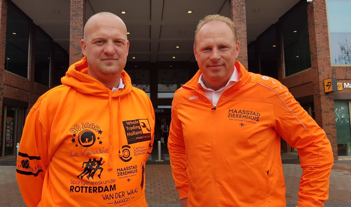 Goed herkenbaar: teamcaptains Jurrian van der Sijde (links) en Patrick Molendijk van Team Maasstad Ziekenhuis. Foto: Emile Hilgers