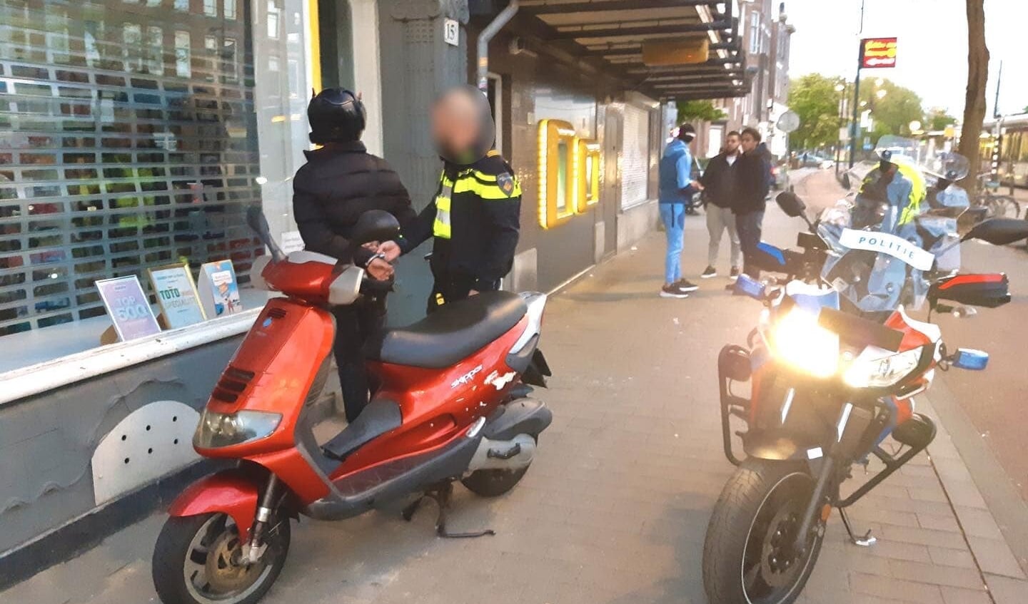 Controle in West. Foto: Politie Rotterdam