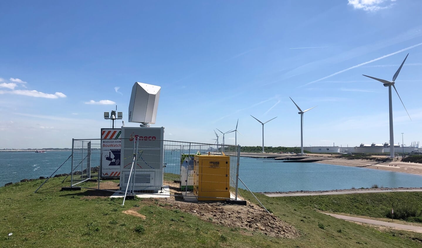 De Robin Radar helpt om aanvaringen van vogels met de windturbines zo veel mogelijk te beperken. Foto's: Peter Zoetmulder