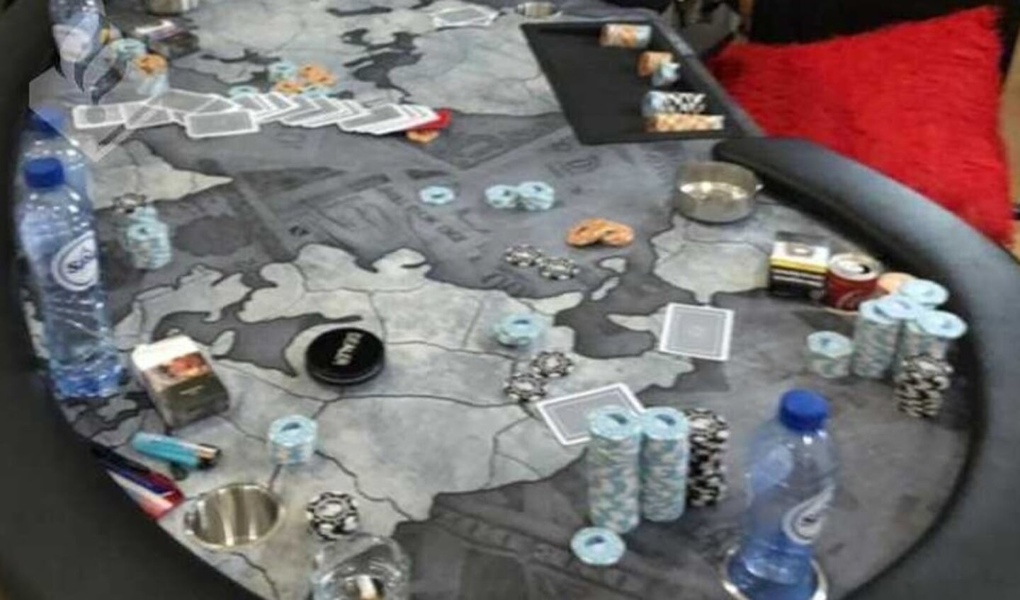 Illegaal gokken aan het Marconiplein. Foto: politie Rotterdam
