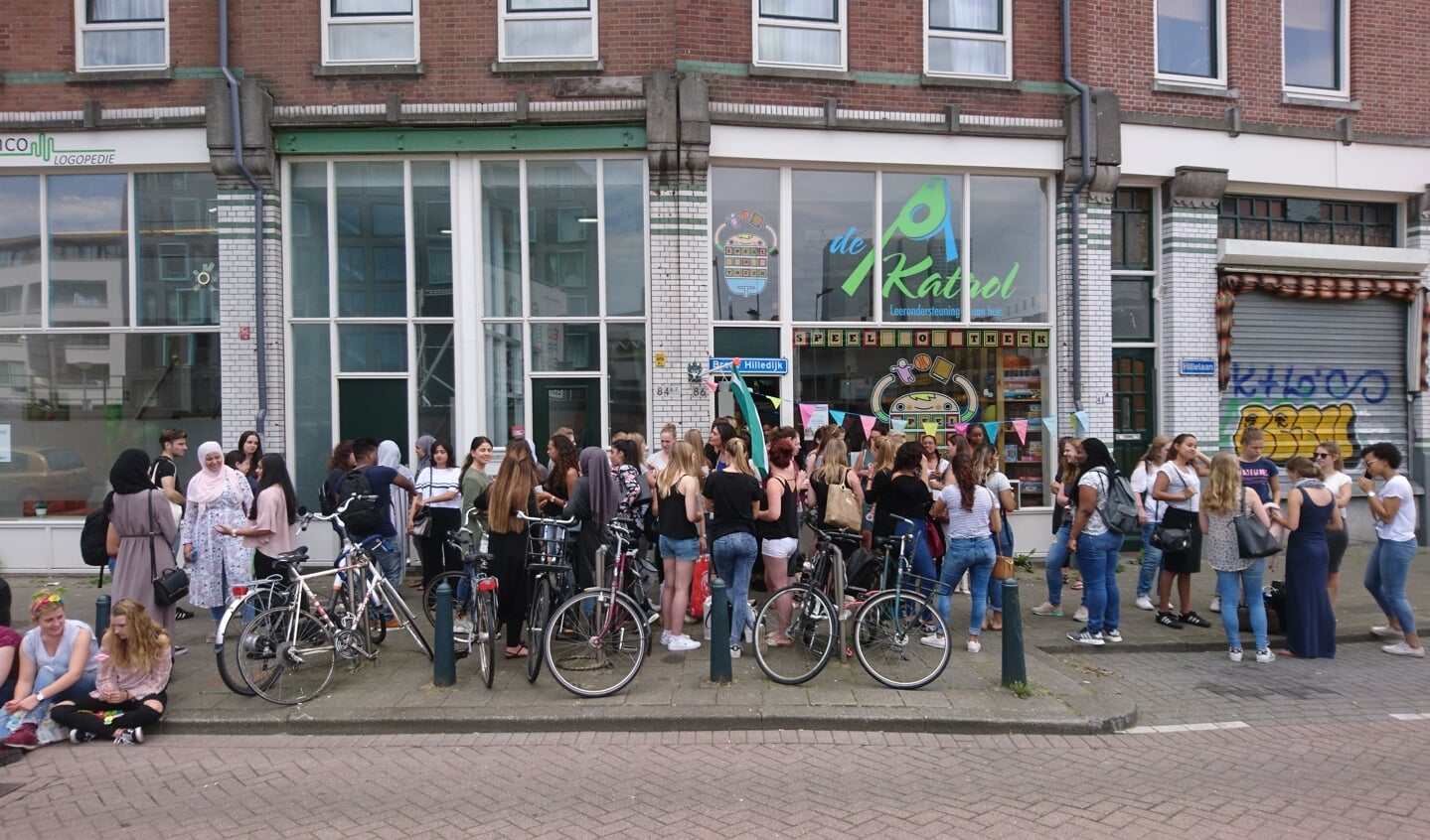 Stichting De Katrol heeft een GoFundMe actie opgezet om steun aan gezinnen op Zuid te kunnen voorzetten. Foto's: pr