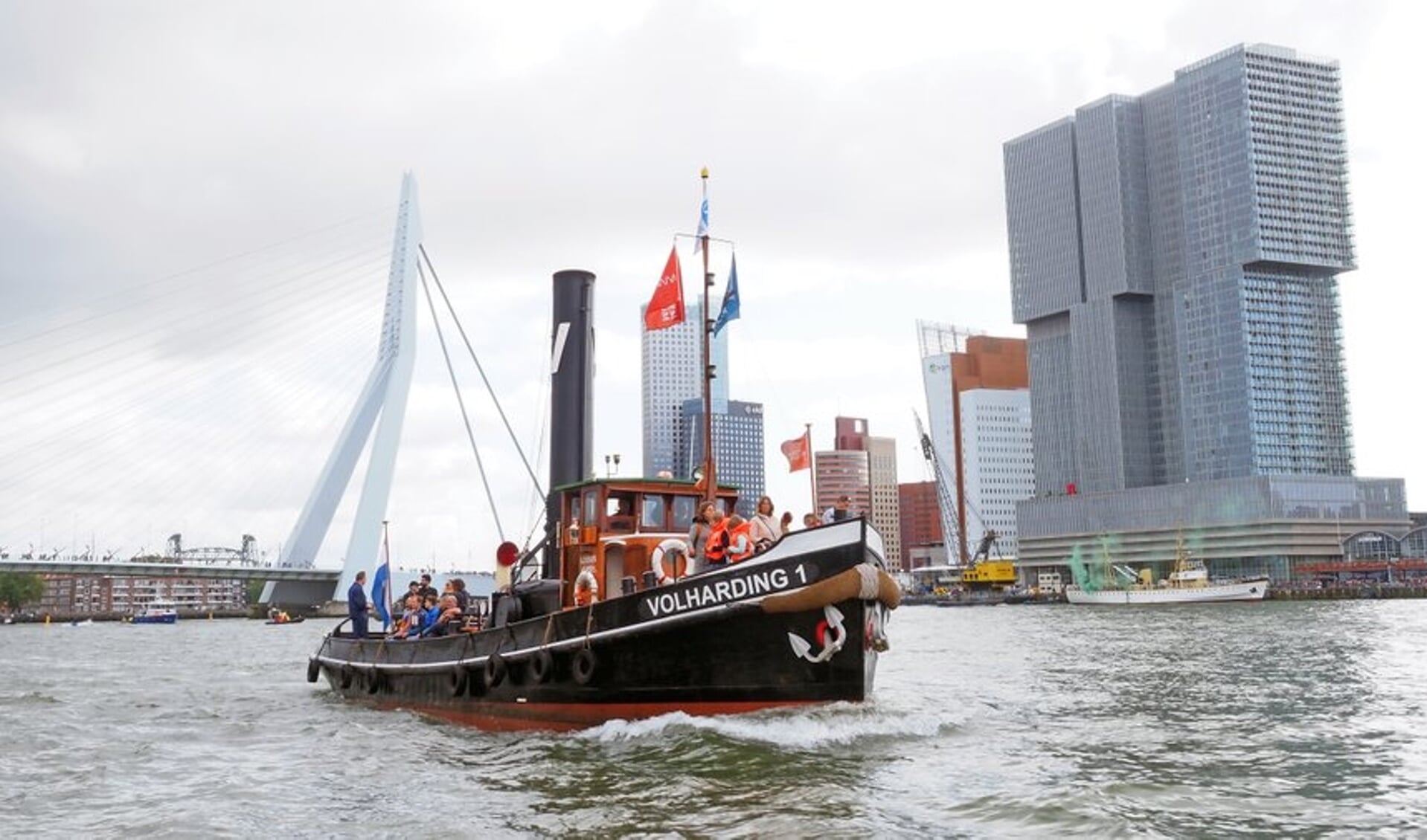 Deze Hele Zomer Kun Je Mee Met Historische Rondvaarten Door Rotterdam ...