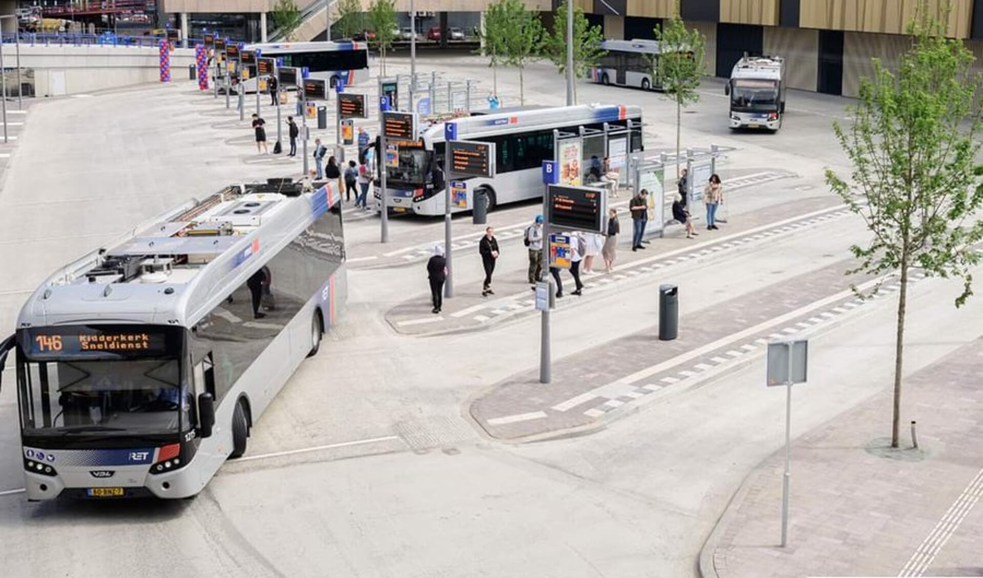 Onvoorziene omstandigheden Kwade trouw Verrassend genoeg Bussen RET beginnen eerder aan vakantiedienstregeling vanwege ziek  personeel - Adverteren Rotterdam | De Havenloods | Krant en Online