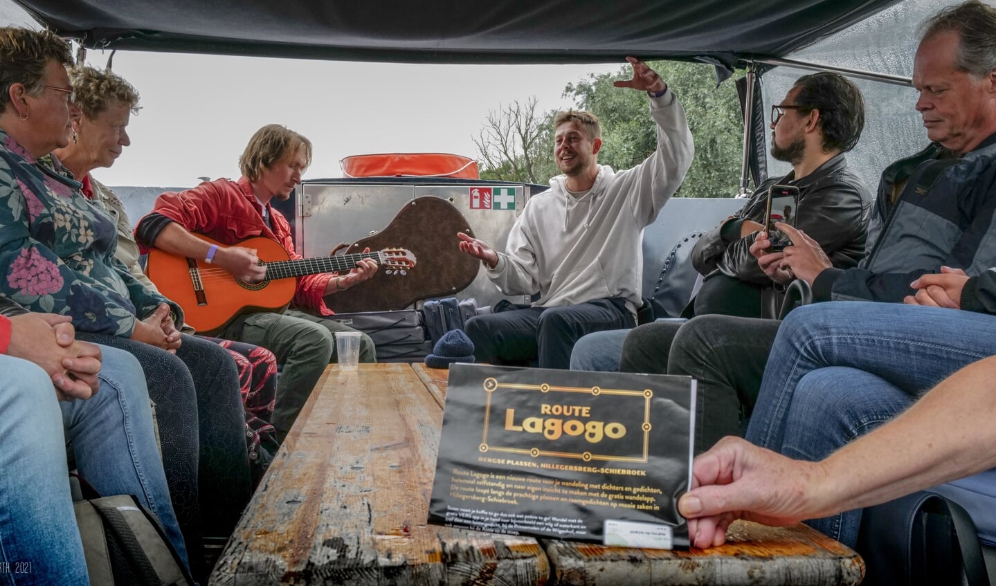 Het mooiste van dit festival zijn natuurlijk de bootjes, want het programma vindt niet enkel op een podium plaats maar vooral op de vele gratis bootjes op de plas. Foto's: pr
