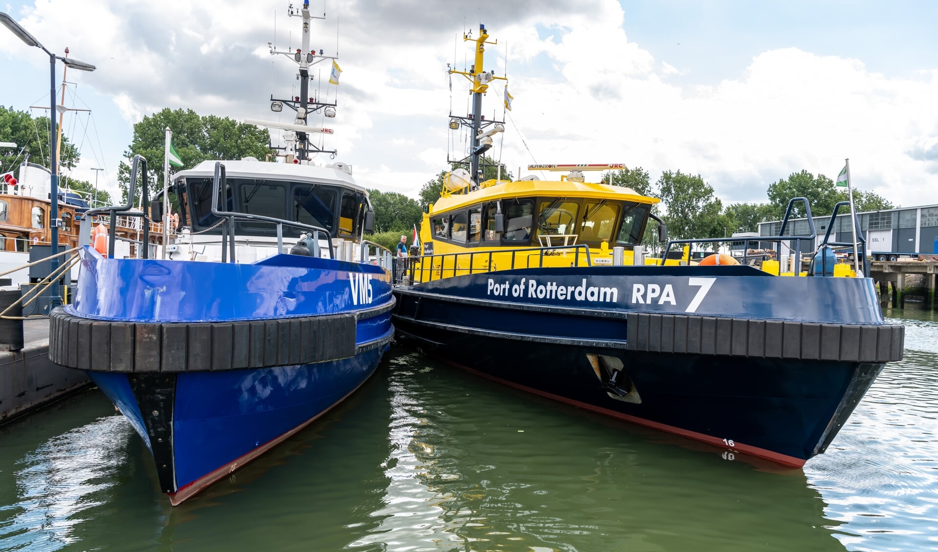 Havenbedrijf Rotterdam heeft de gewezen Rotterdamse Zeehavenpolitieboten P5 en P6 aangekocht. Foto: Paul Martens