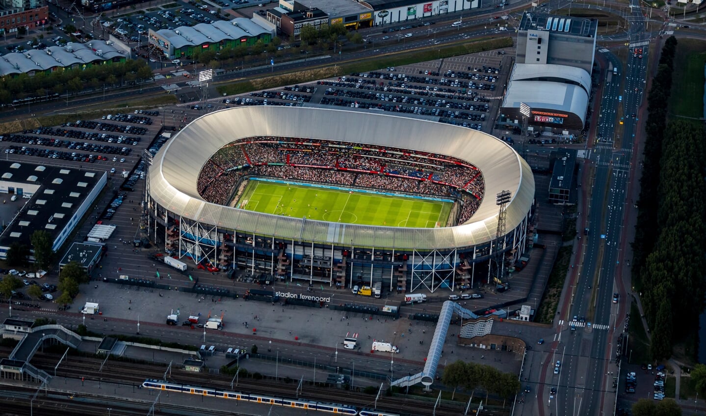 Alle Rotterdamse betaald voetbalclubs spelen dit weekend in eigen stadion een eredivisiewedstrijd. Foto: Make it Happen/Guido Pijper