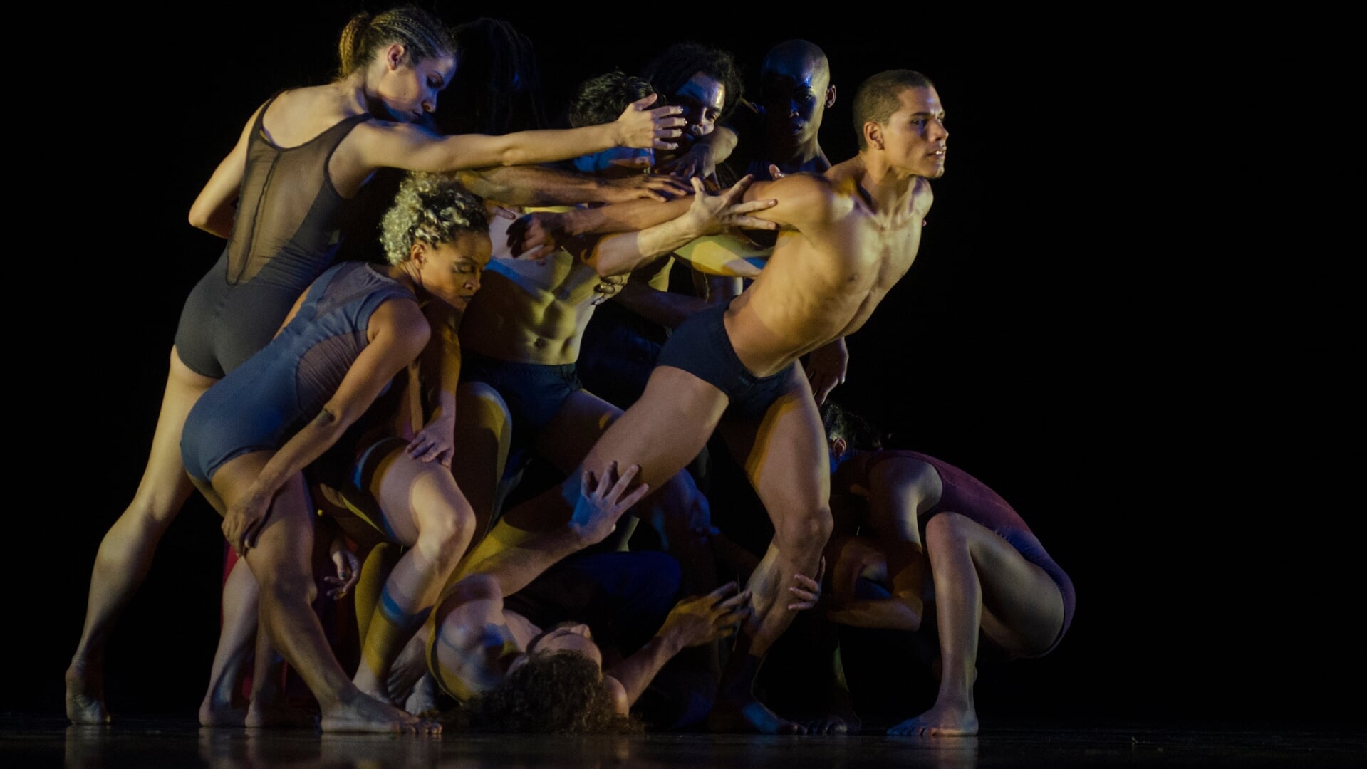 Dansgezelschap Acosta Danza combineert moderne dans en klassieke ballet tot opwindende mix. Foto: Enrique Smith Soto 