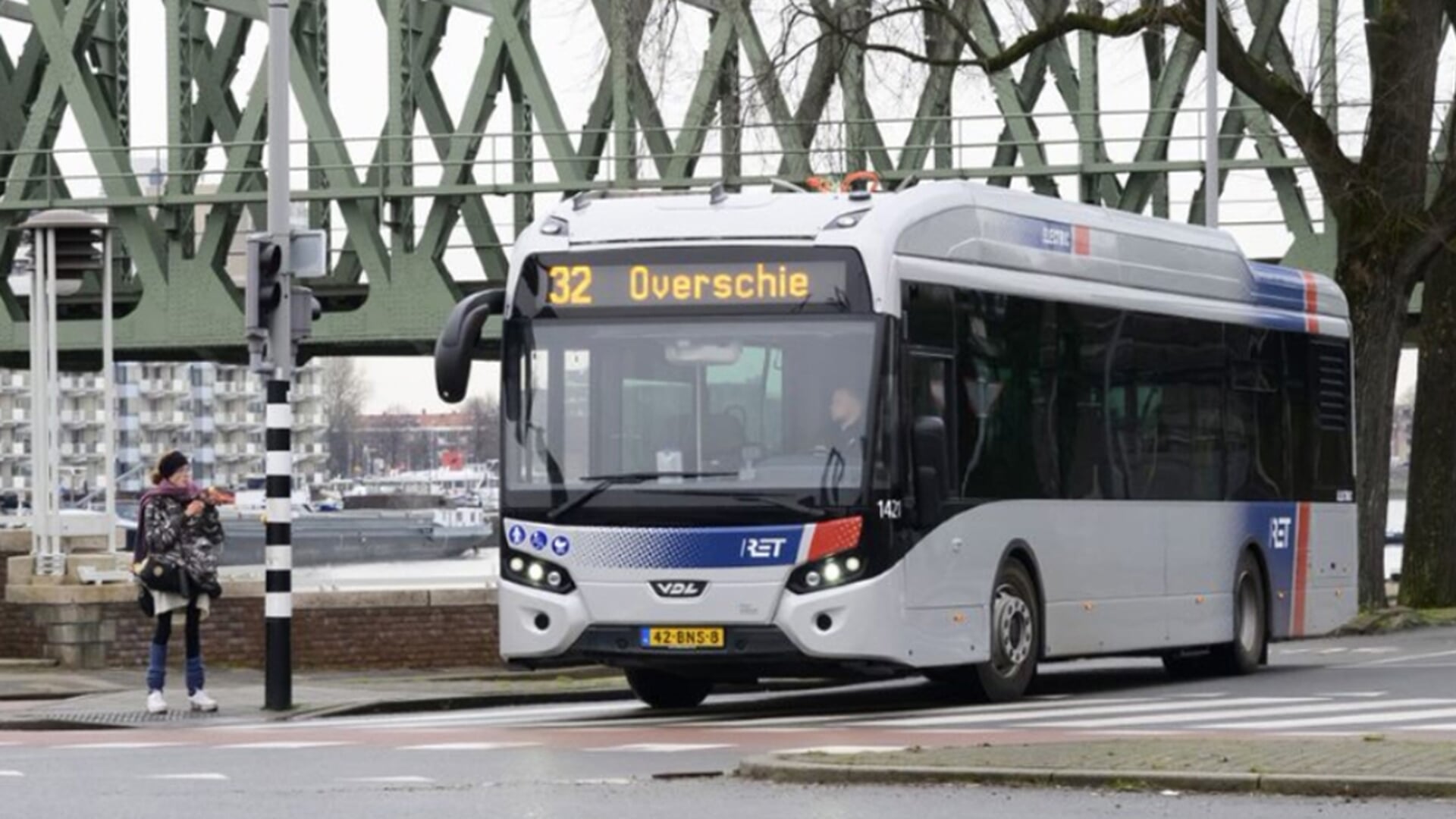 Afvoer Leegte Goed RET moet wéér afschalen, vanaf maandag rijden er minder bussen - Adverteren  Rotterdam | De Havenloods | Krant en Online