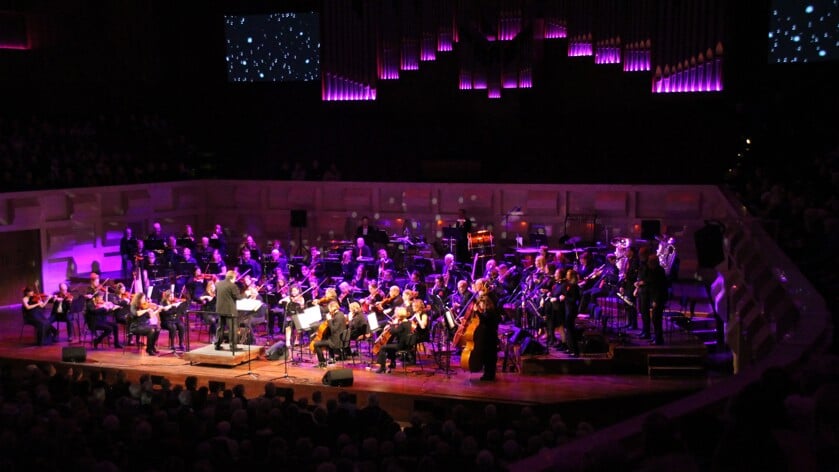 Dirigent Rien den Hartog komt dit jaar ook graag weer met zijn grote orkest Symphonic Friends naar de Doelen.  