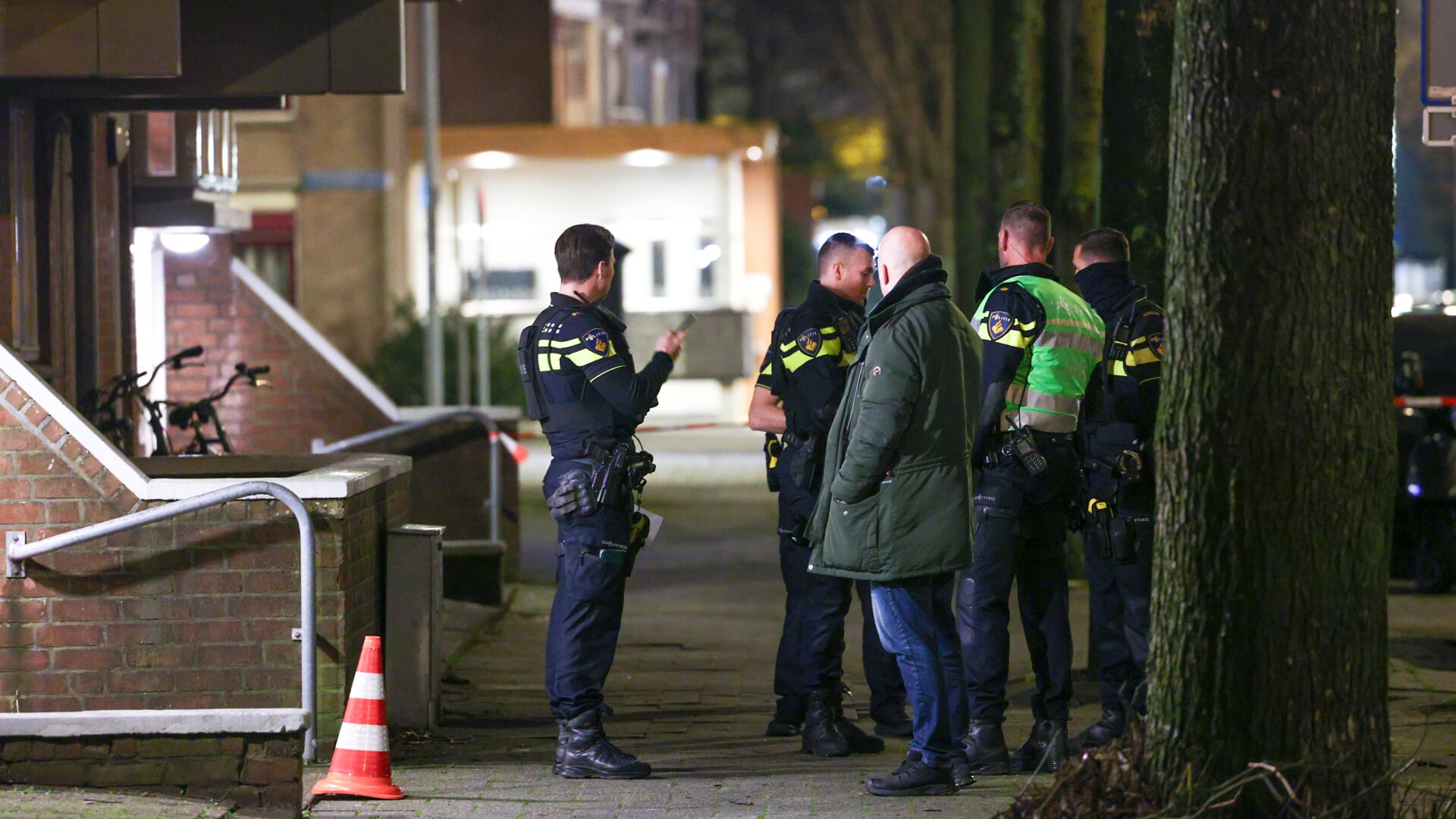 Explosie Op Balkon Van Woning Aan Persoonshaven, Verdachte Gevlucht ...