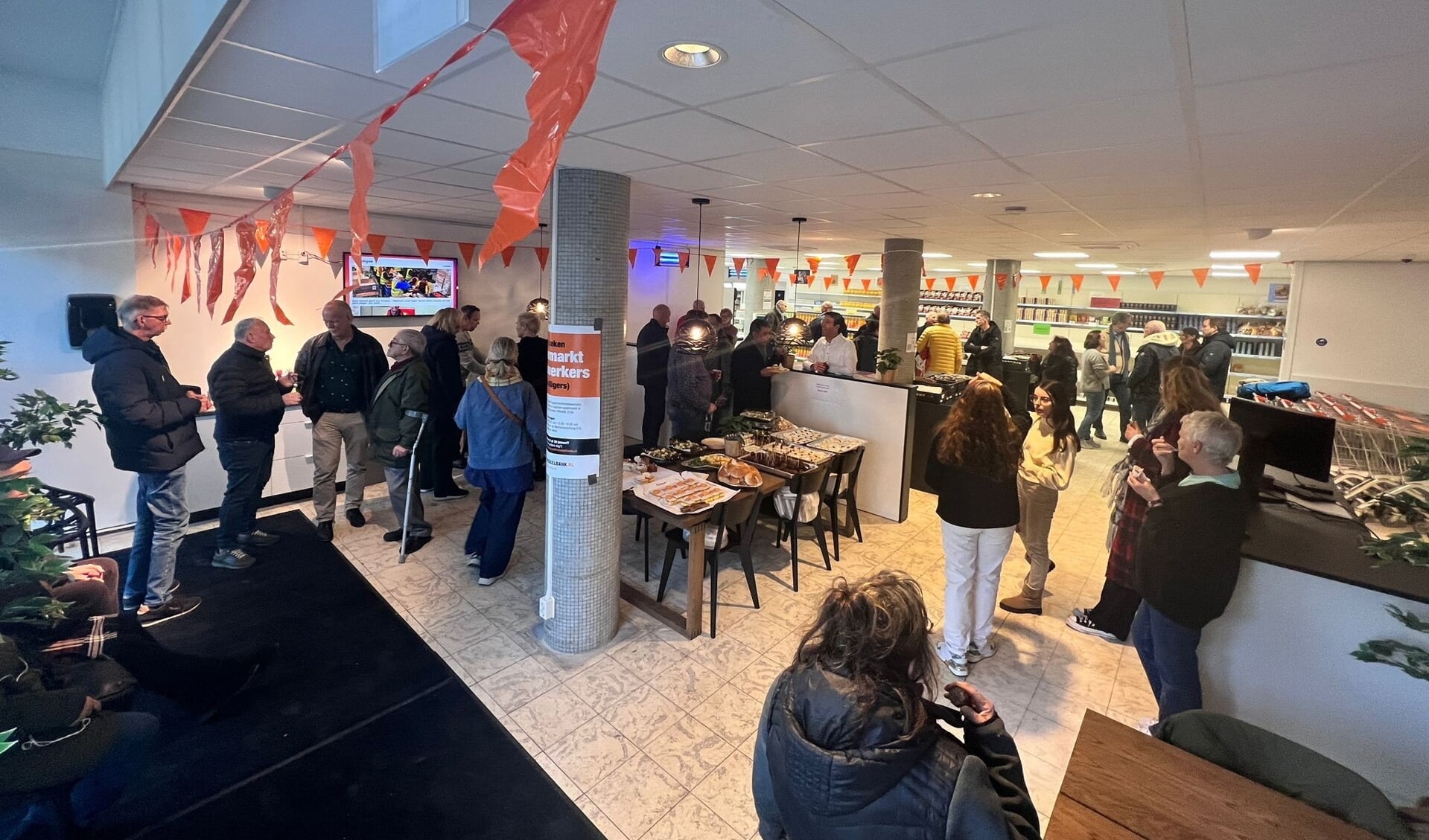 De opening van de voedselbank-supermarkt aan de Groene Hilledijk. Foto: Alliantie Hand in Hand