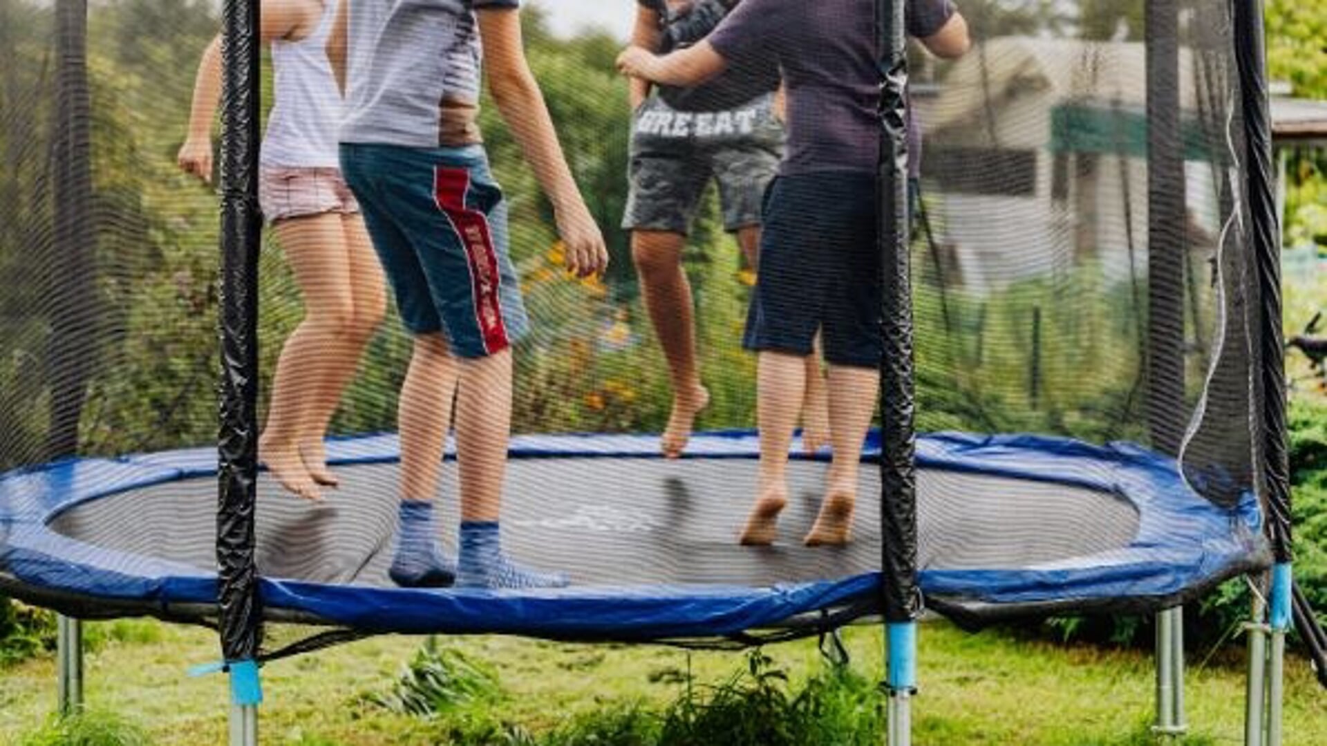 nep bevolking Verzoenen Wat voor type trampolines zijn er? - Adverteren Rotterdam | De Havenloods |  Krant en Online