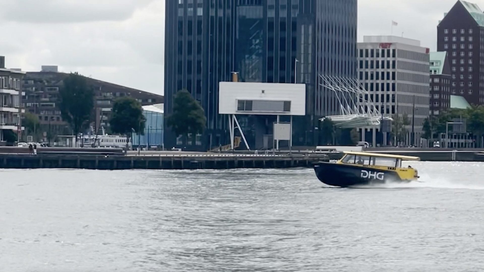 Onderzoeksraad Voor Veiligheid Na Aanvaring Watertaxi: Beter Vaargedrag ...