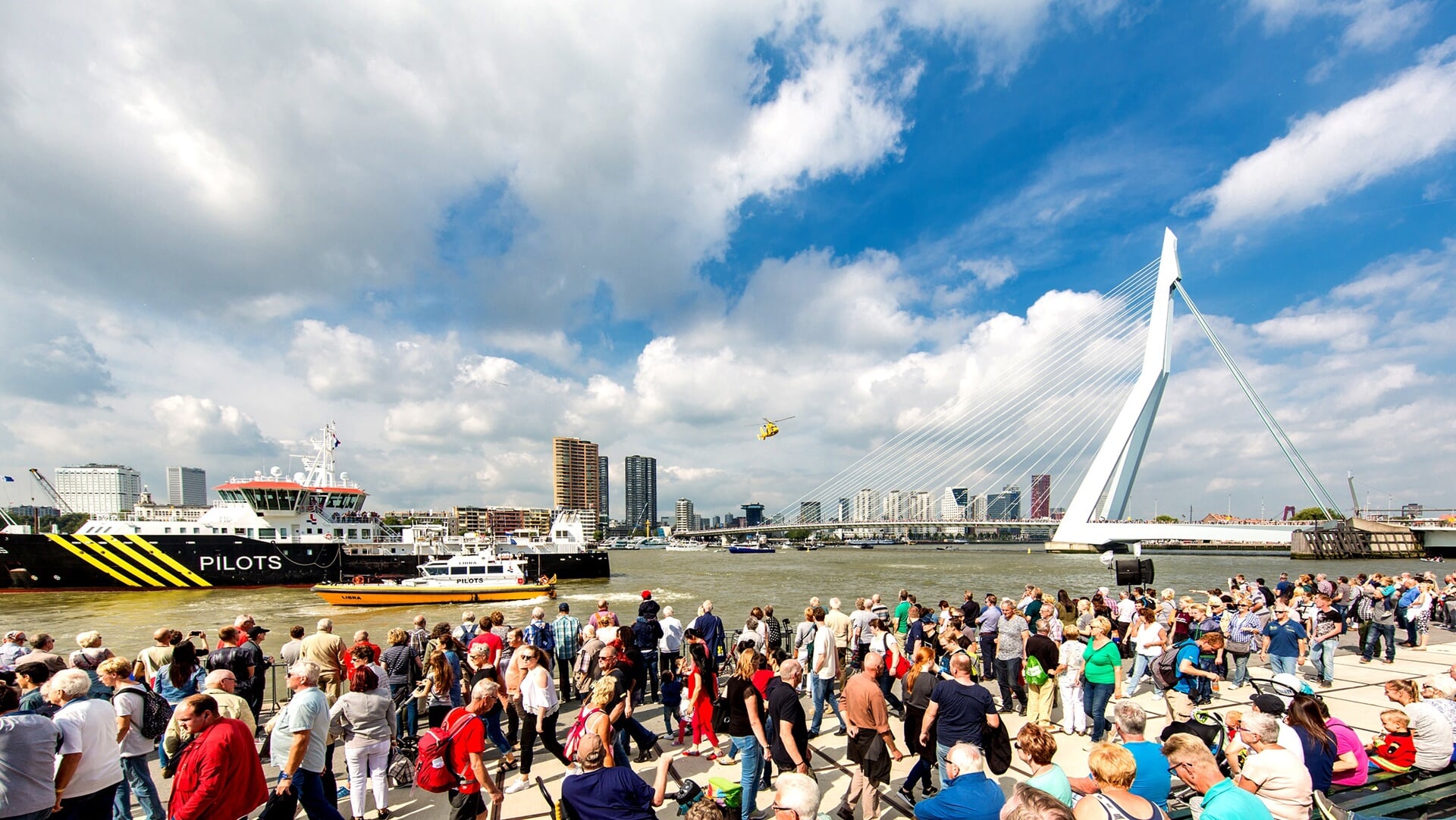 De haven verhuist steeds meer naar het westen en verdwijnt uit het zicht van de Rotterdammer, terwijl de haven voor de stad zeer relevant blijft. Foto: Anne Reitsma