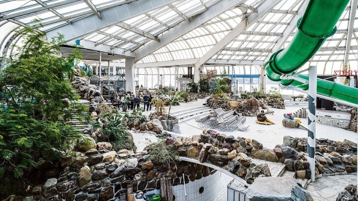 De beste lokaal gebrouwen biertjes, verspillingsvrije mocktails en een betaalbare menukaart met lokale groenten en heerlijke producten van voedselpioniers uit BlueCity in voormalig zwembad Tropicana. Foto: rotterdaminnovationcity.com