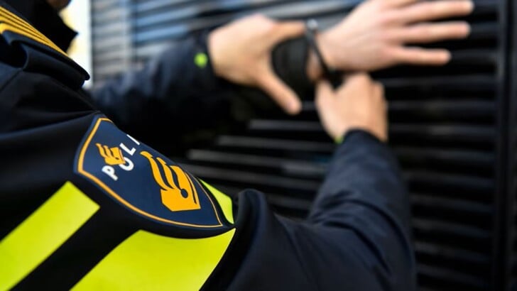 De aanhouding vond plaats rond 20.00 uur in Rotterdam-West. 