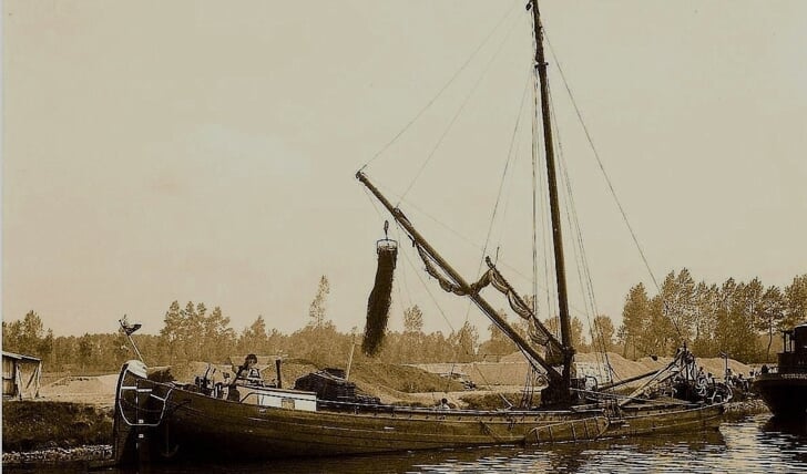 Het laden en lossen van een schip in vroegere tijden 