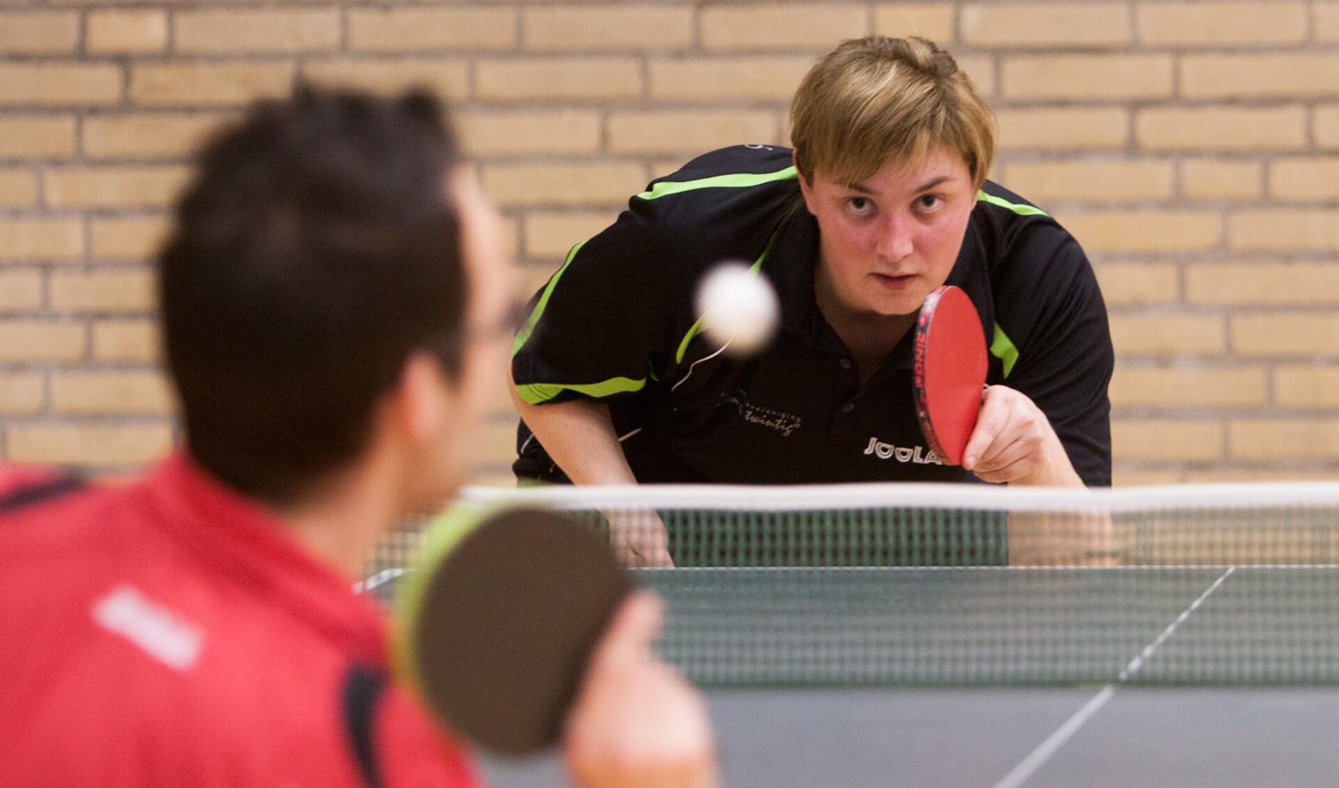 Rowena de Haas boekte met haar team een belangrijke overwinning op Budel