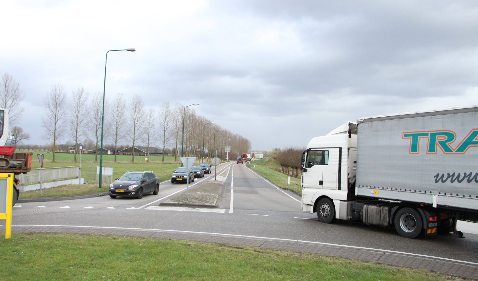 De huidige situatie op de N279, gezien vanuit de rotonde bij Boerdonk