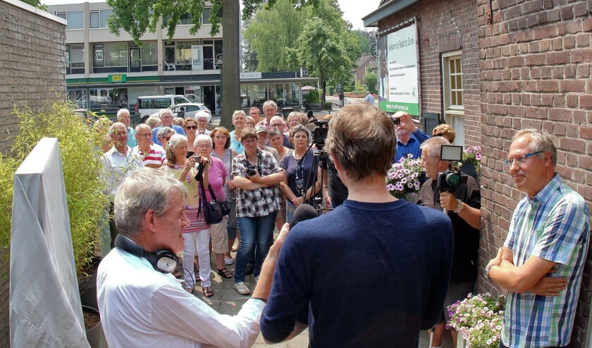 Wim Daniëls houdt zijn speech bij de opening van het nieuwe boekenwinkeltje | Fotonummer: 5a7817