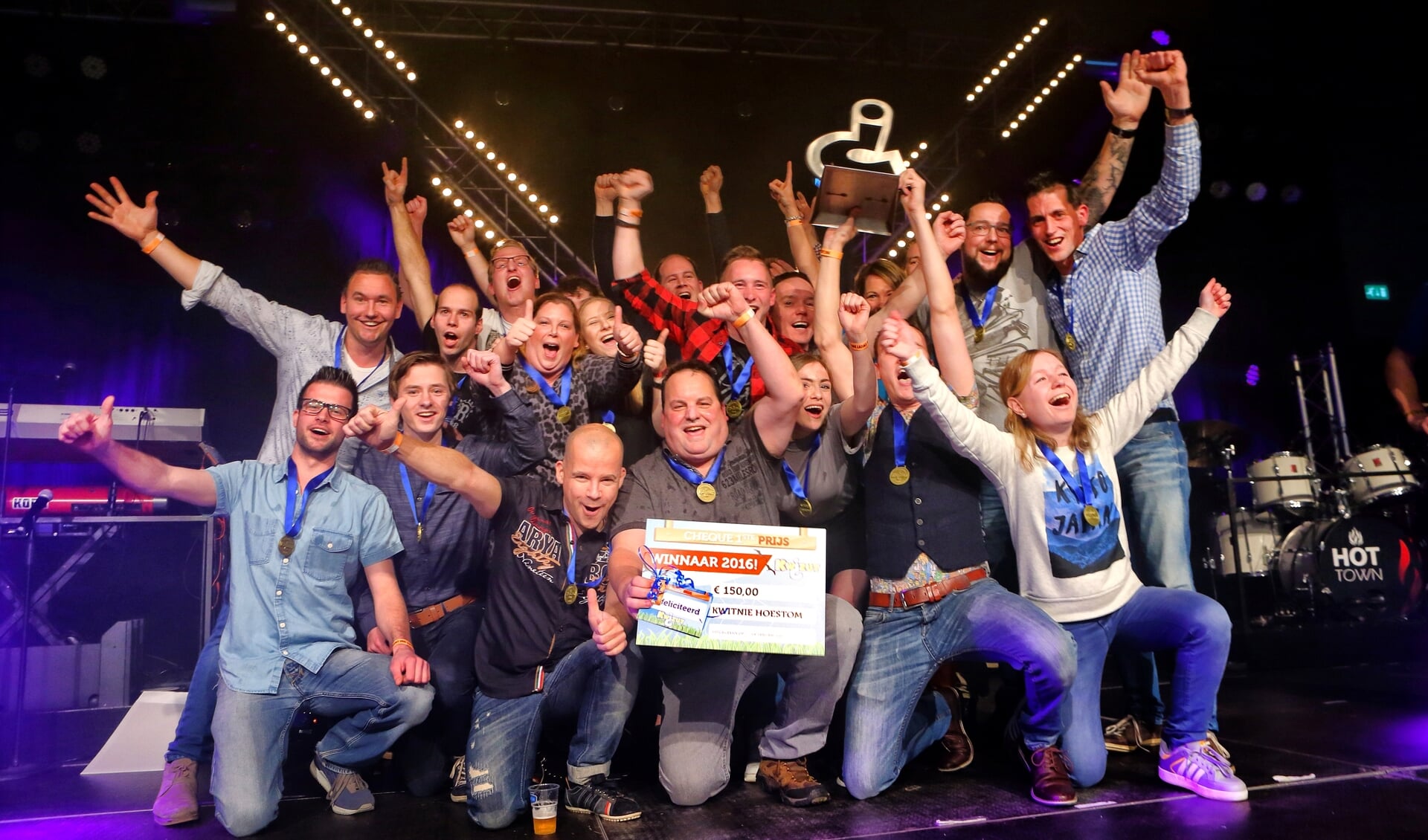 De winnaars van 2016: team 'Kwitnie Hoestom'