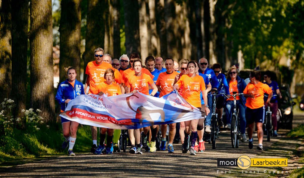 Running Team Laarbeek in actie tijdens Bevrijdingsdag
