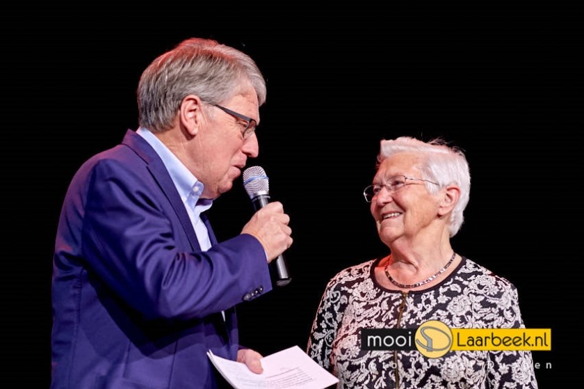 in multifunctioneel centrum de Dreef in Aarle-Rixtel werden de laarbeekse complimenten vrijwilligerswerk uitgereikt