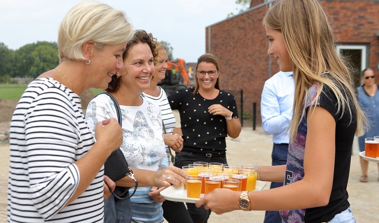 De nieuwe schoolwoningen van het Commanderij College zijn donderdag officieel geopend