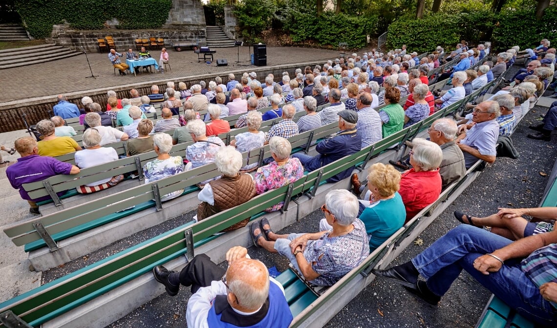<p>In het Openluchttheater aan de Mariastraat in Mariahout werd een seniorenmiddag door de Katholieke Bond van Ouderen KBO georganiseerd.</p>