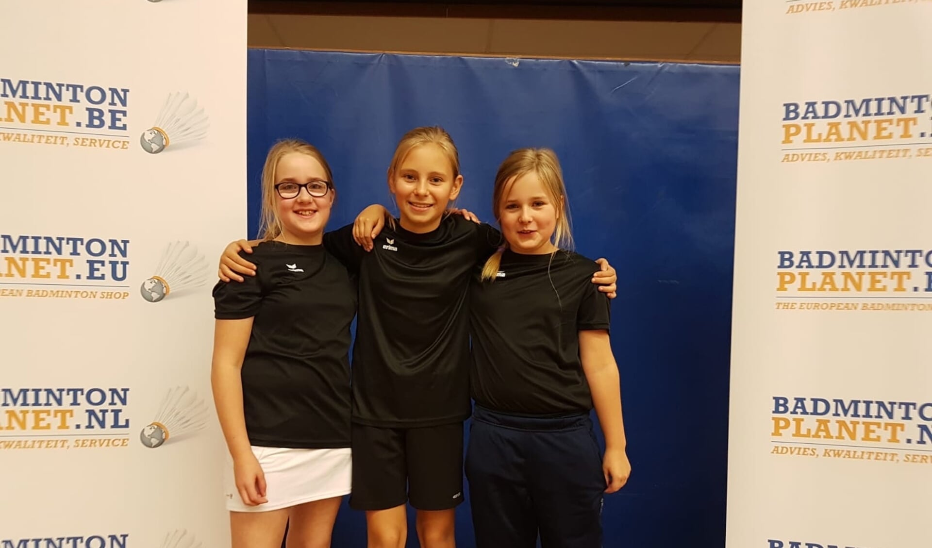 Maud Steegs, Ilse Dekkers en Imke Steegs hadden een leuke badminton-dag tijdens het MieCon toernooi