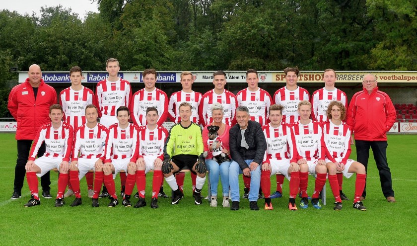 Café/Zaal Bij van Dijk is de nieuwe shirtsponsor van ASV'33 3 | Fotonummer: 3113c4