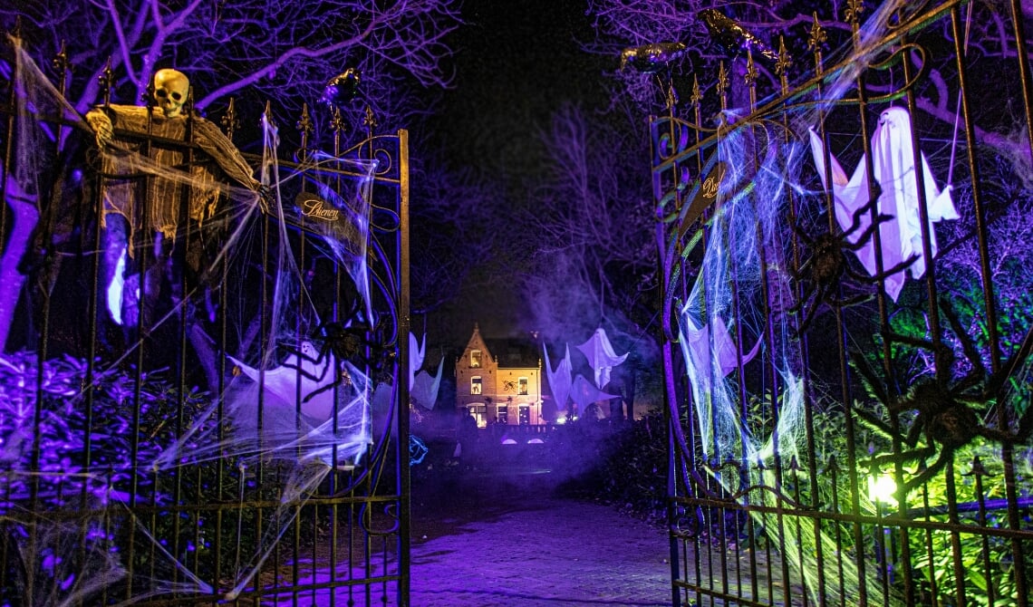 <p>De tienerwerken organiseren in het najaar gezamenlijk een spooktocht</p>
