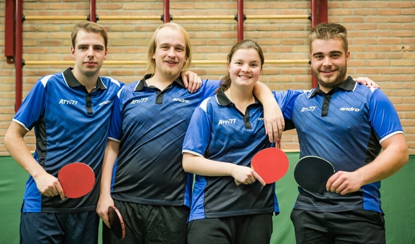 De kampioenen, vlnr. Richard Doensen, Marijn van Krieken, Dorette van den Elsen, Juul Verbeeten | Fotonummer: 2a879e