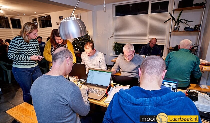 de jaarlijkse dorpskwis van beek en donk Kwizut heeft zich deze avond weer afgespeeld met 51 teams.