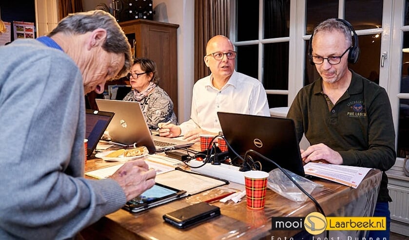 de jaarlijkse dorpskwis van beek en donk Kwizut heeft zich deze avond weer afgespeeld met 51 teams.