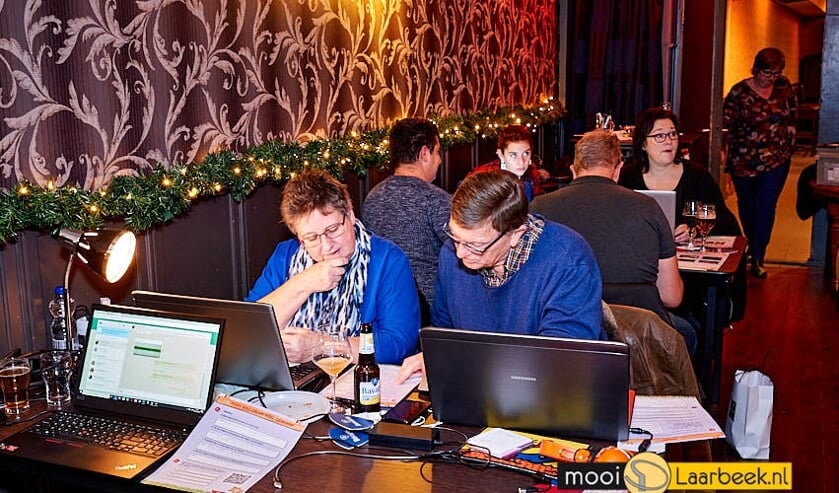 de jaarlijkse dorpskwis van beek en donk Kwizut heeft zich deze avond weer afgespeeld met 51 teams.