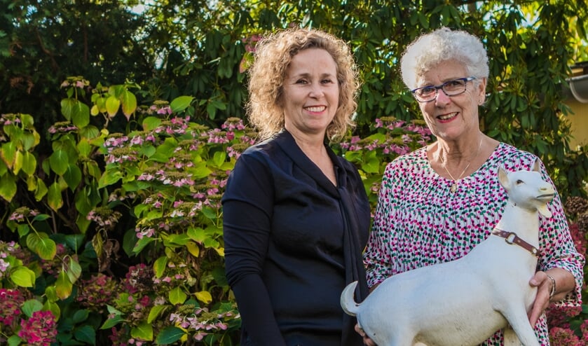 Thea van Rixtel (l) en Henny Hommersom-Verrijt (r) | Fotonummer: 5399e7