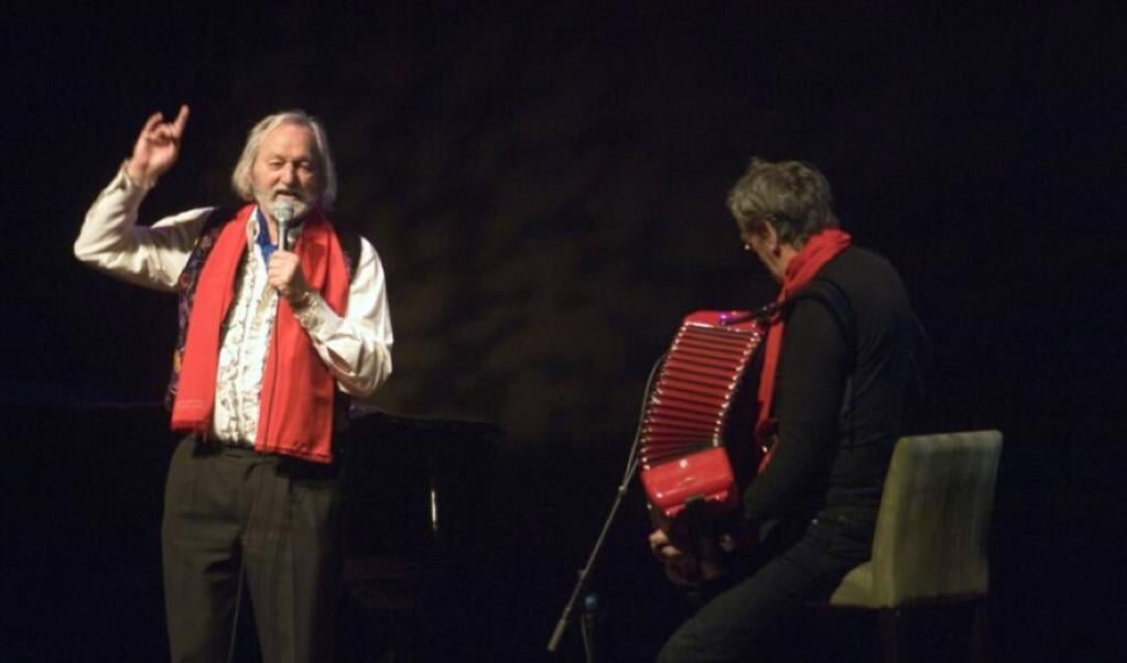 Cor Swanenberg en zijn vaste accordeonist Henk Verhagen