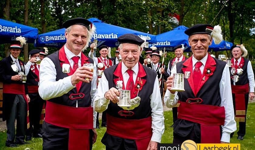 teerdag van het gilde sint margaretha bij hun clubhuis aan de havenweg in aarle-rixtel. Vandaag worden 3 jubilarissen gehuldigd. Rinie de jong 50 jaar lid, gerard leenders 40 jaar gildebroeder, mart bankers 25 jaar lid | Fotonummer: 2d3daa