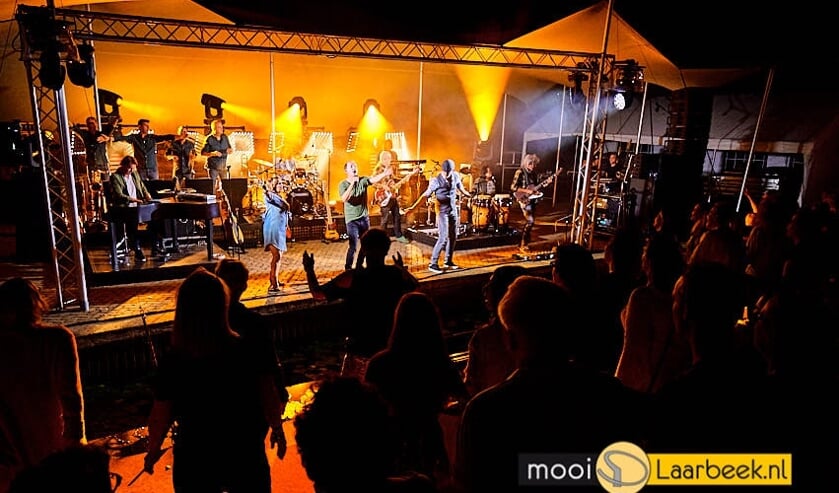 In het Openluchttheater van Mariahout vond het concert van de Edwin Evers Band plaats | Fotonummer: 65991a