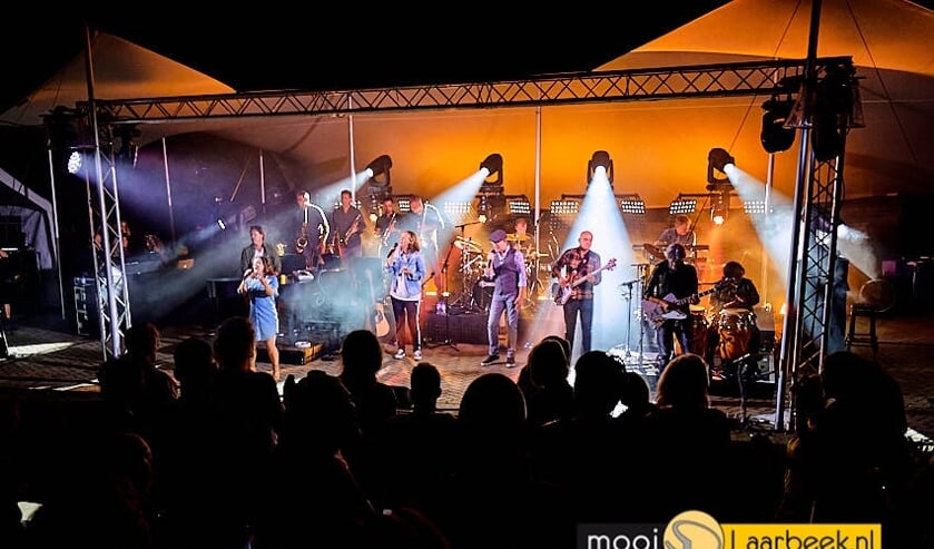 In het Openluchttheater van Mariahout vond het concert van de Edwin Evers Band plaats