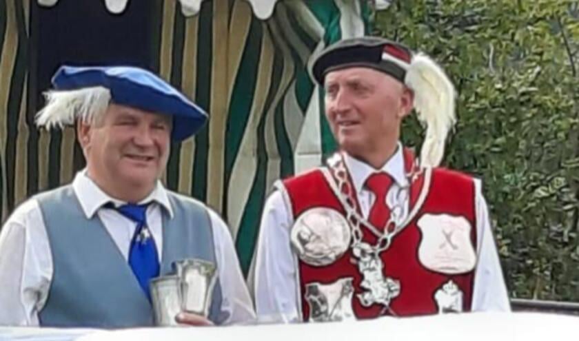 Gerard Maas, winnaar Bavariabeker en Toon Thijssen, koning st. Margaretha Gilde | Fotonummer: fca361