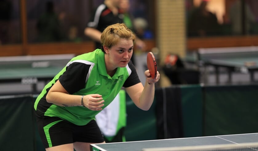 Rowena de Haas debuteert in het eerste team | Fotonummer: 8fd960