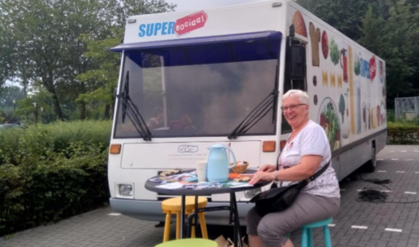 Taalambassadeur en vrijwilligster Ria van Ras bij Super Sociaal in Beek en Donk. | Fotonummer: 45891f