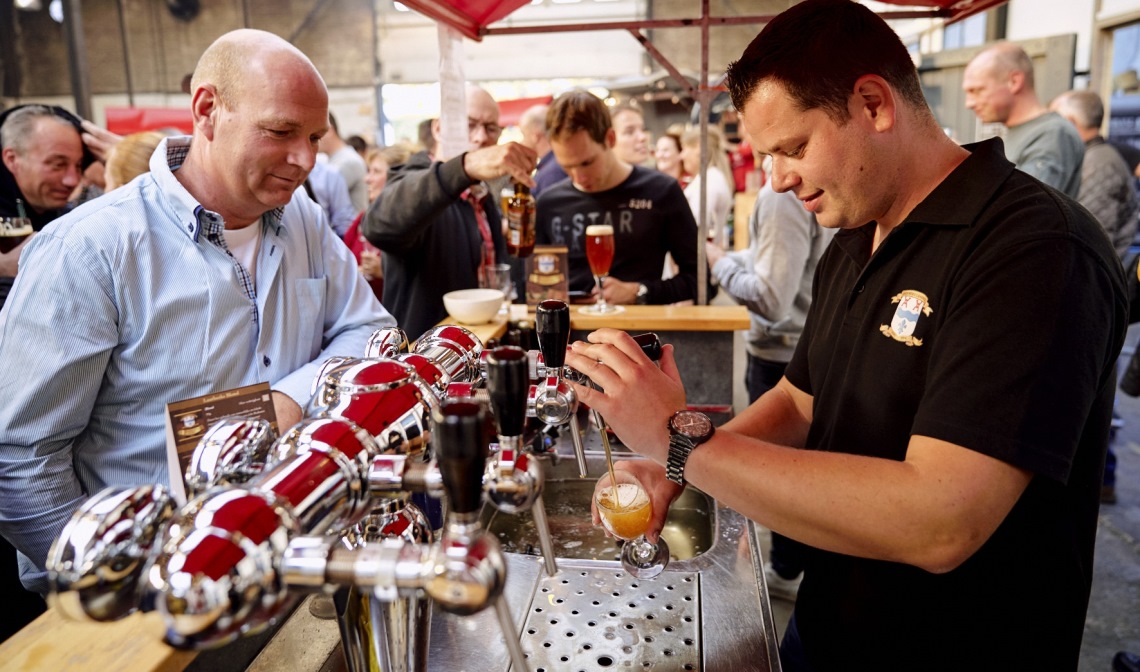 Brouwerij Laarbeek, één van de aanwezige brouwerijen bij 'Bier op het Plein' (archief)