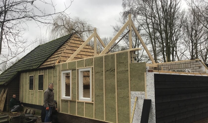 De nieuwe schuilhut in bouw | Fotonummer: 1ce4d6